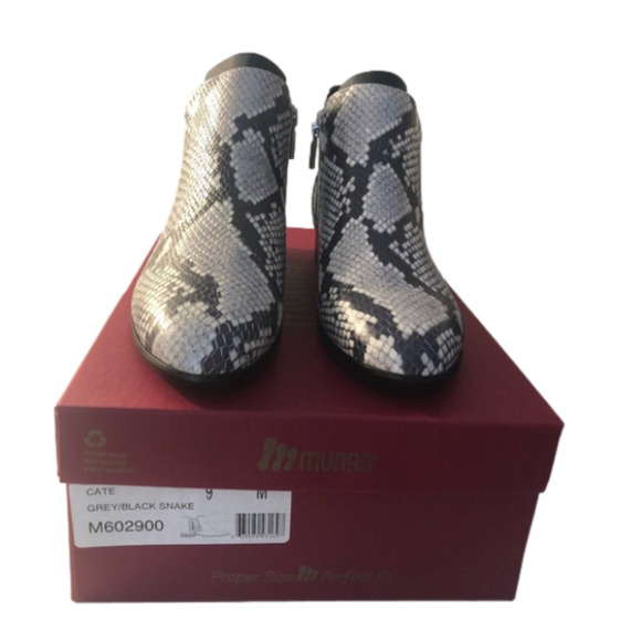 NWT MUNRO Cate Snakeskin-print Boot - Picture 3 of 4